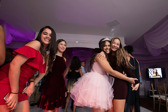 Sophia Suarez15QPTY_535